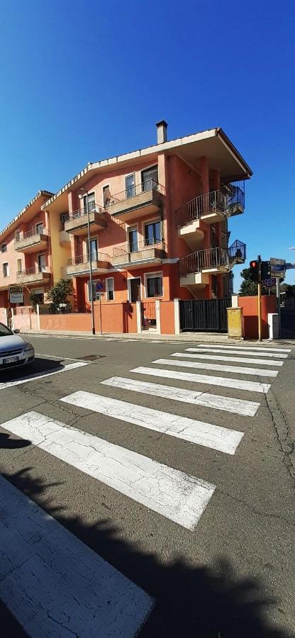 Отель La Via Del Mare Ористано Экстерьер фото